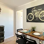 Picasso Room -10 Minutes To Gdansk Old Town & Sea